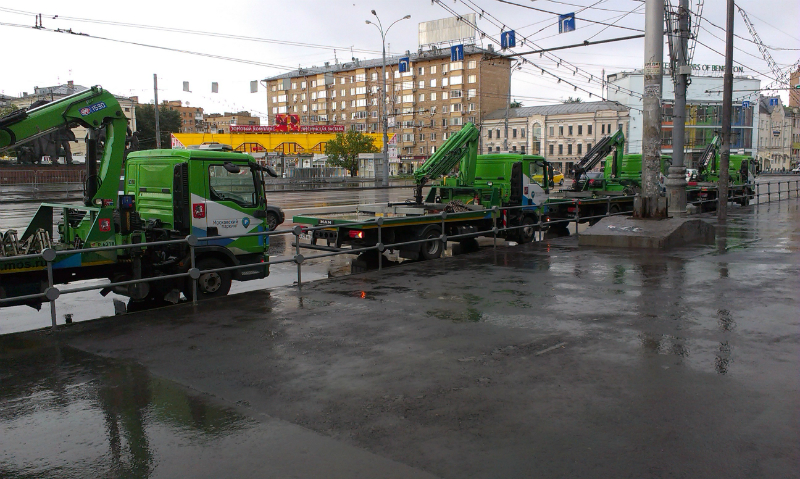 Зеленые эвакуаторы в Москве